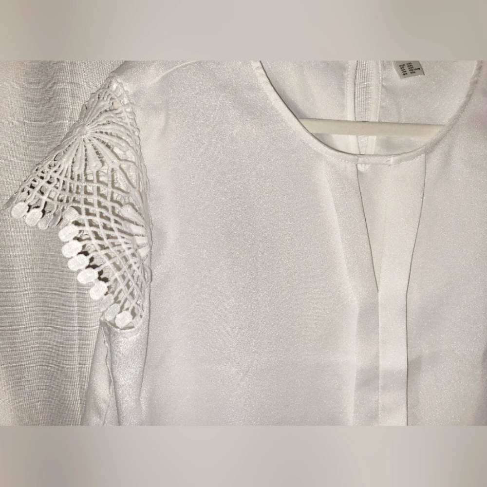Blouse - Picture 2 of 8